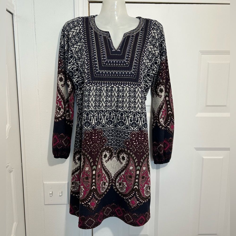 Papillon Patterned  Knit V Neck Long Sleeve Mini Dress  Size Medium